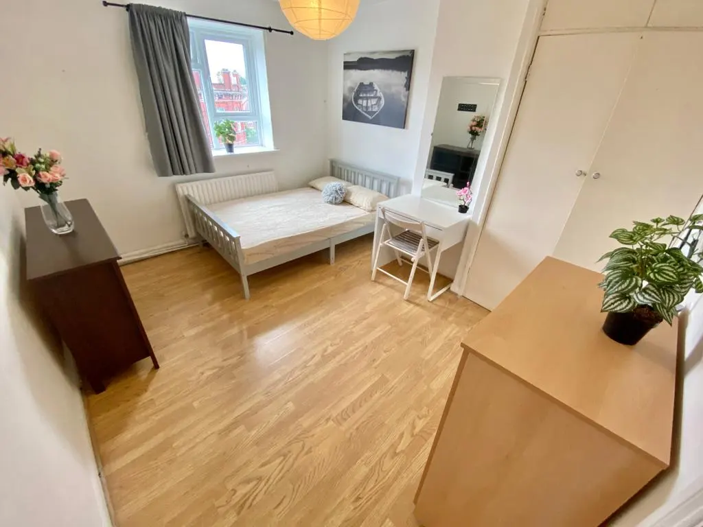 Double room in Kilburn / Cricklewood